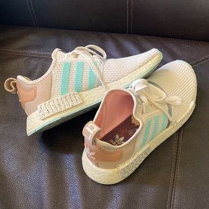 Star Wars x Wmns NMD_R1 'The Child - Find Your Way'